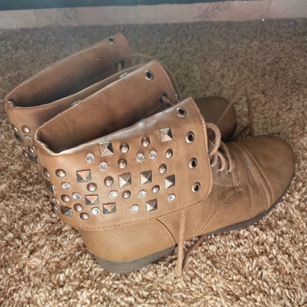 Boots - Picture 2 of 2